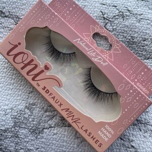 Ioni Lashes
